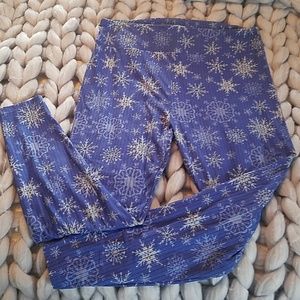Leggings with snowflakes
